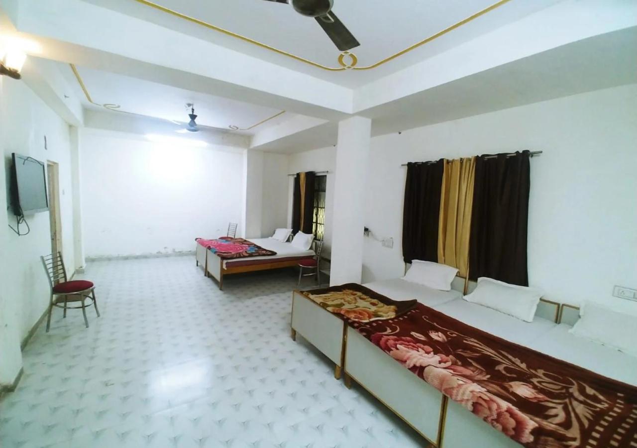 Hotel Roshan 2*