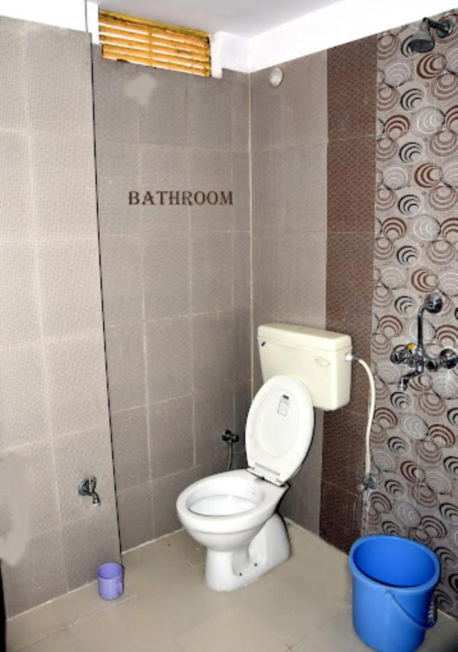 Roshan Hotel
